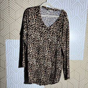 Reb. In J. Chic Leopard Print V-Neck Long Sleeve Top